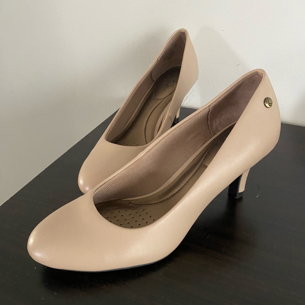 Life Stride Siena Brown High Heel Pumps Size 6.5 US Women